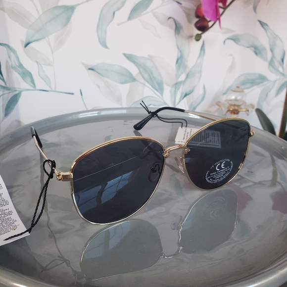ASOS DESIGN | Metal Square Round Sunglasses w/ Smoke Lens in Gold NWT - Picture 2 of 10